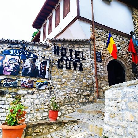 Guva Mangalem Hotel Restaurant Berat Exterior photo