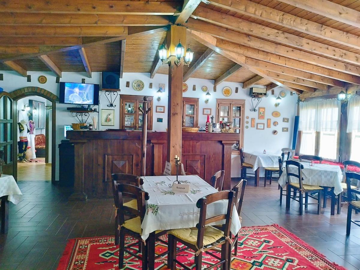 Guva Mangalem Hotel Restaurant Berat Exterior photo