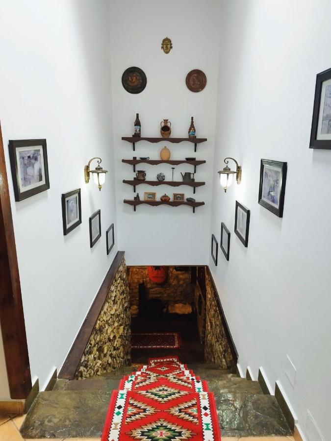 Guva Mangalem Hotel Restaurant Berat Exterior photo