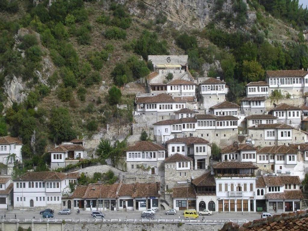 Guva Mangalem Hotel Restaurant Berat Exterior photo